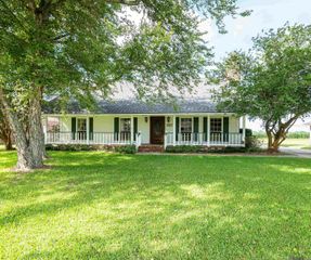 2021 Ory Dr, Brusly, LA 70719