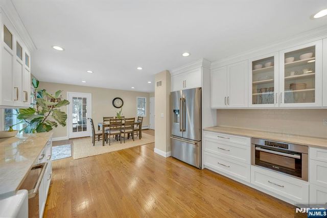 359 Hillview Terrace, Franklin Lakes, NJ 07417