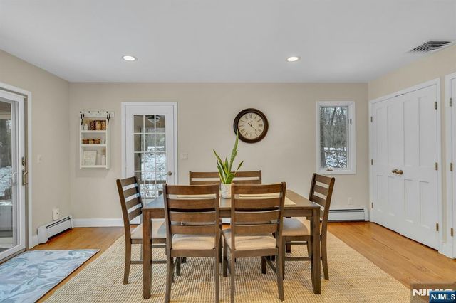 359 Hillview Terrace, Franklin Lakes, NJ 07417
