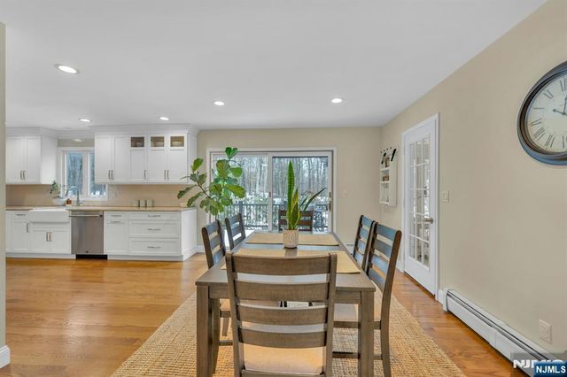 359 Hillview Terrace, Franklin Lakes, NJ 07417