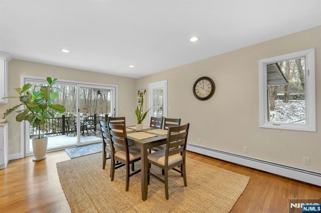 359 Hillview Terrace, Franklin Lakes, NJ 07417