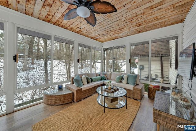 359 Hillview Terrace, Franklin Lakes, NJ 07417
