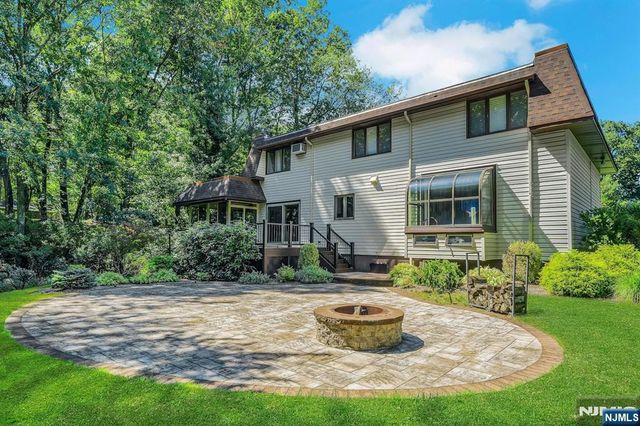 359 Hillview Terrace, Franklin Lakes, NJ 07417