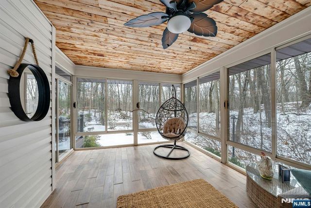 359 Hillview Terrace, Franklin Lakes, NJ 07417