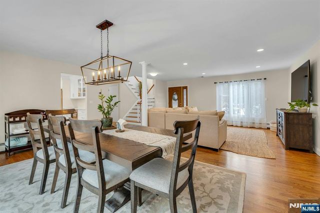 359 Hillview Terrace, Franklin Lakes, NJ 07417