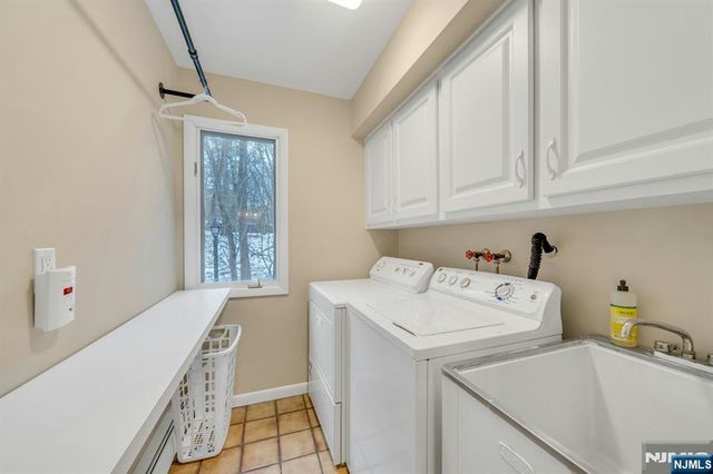 359 Hillview Terrace, Franklin Lakes, NJ 07417