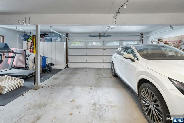 359 Hillview Terrace, Franklin Lakes, NJ 07417