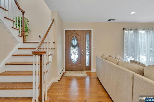 359 Hillview Terrace, Franklin Lakes, NJ 07417