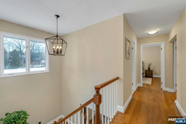 359 Hillview Terrace, Franklin Lakes, NJ 07417