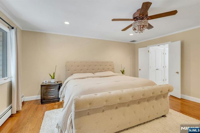 359 Hillview Terrace, Franklin Lakes, NJ 07417