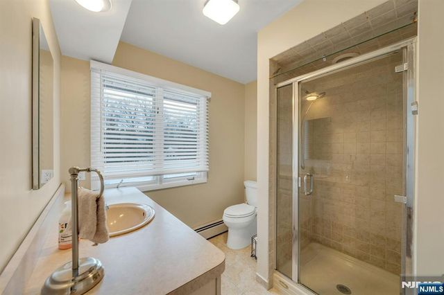 359 Hillview Terrace, Franklin Lakes, NJ 07417