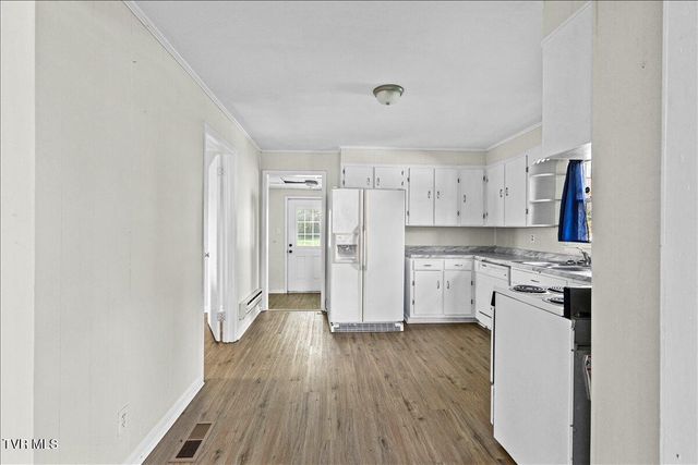 568 Old Airport Road, Bristol, VA 24201