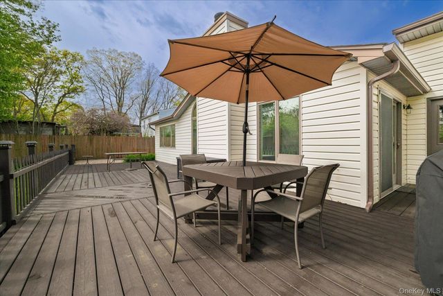 44 Meyer Lane, Medford, NY 11763