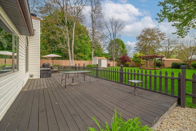 44 Meyer Lane, Medford, NY 11763