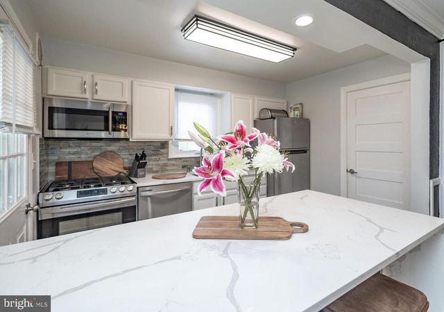 2015 HILLCREST RD, Baltimore, MD 21207