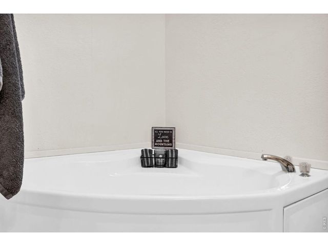 12721 Woodchuck Dr, Loveland, CO 80538