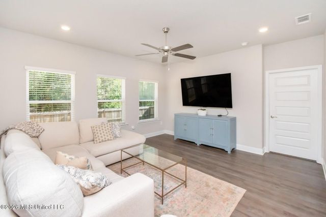 7808 Coral Lane, Ocean Springs, MS 39564