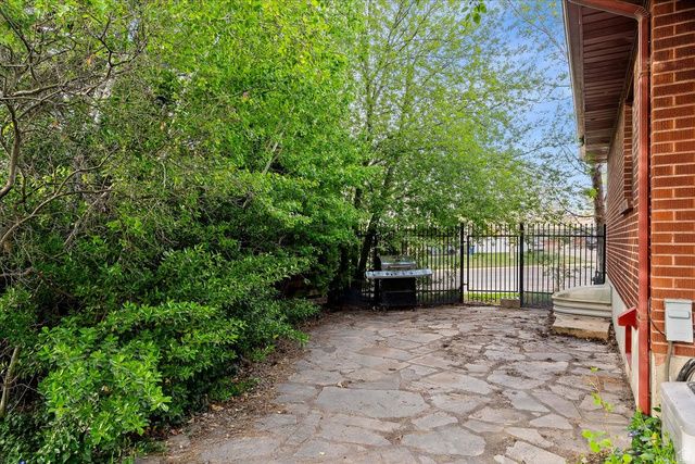 321 W 2575 N, Sunset, UT 84015