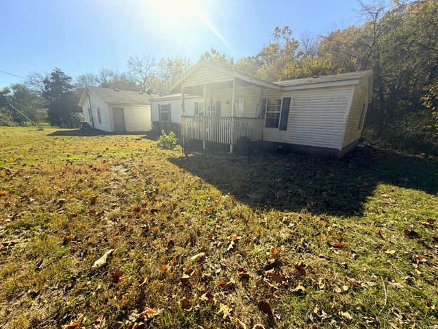 813 Bailey Road, Pineville, MO 64856