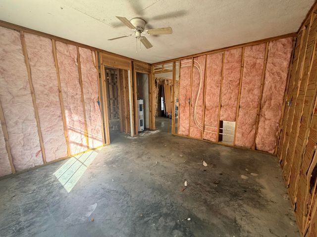 813 Bailey Road, Pineville, MO 64856