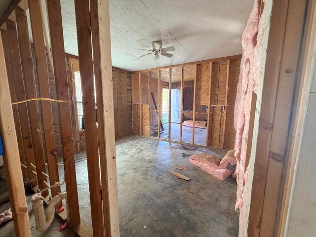 813 Bailey Road, Pineville, MO 64856