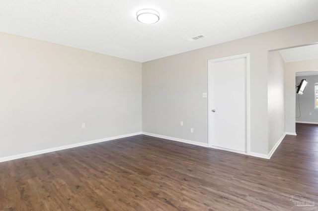 407 Celeste Ct, Mary Esther, FL 32569