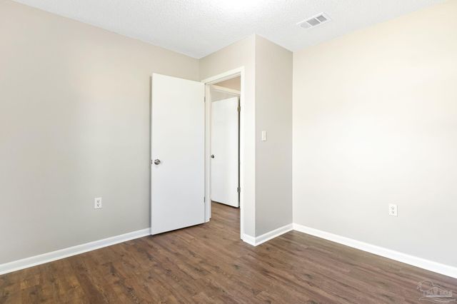 407 Celeste Ct, Mary Esther, FL 32569