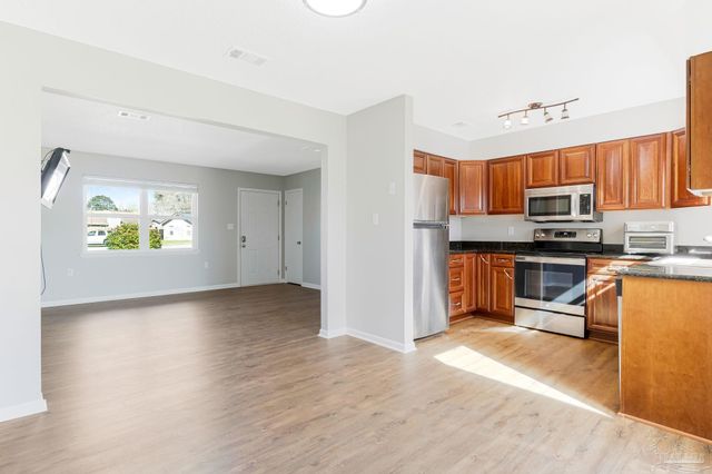 407 Celeste Ct, Mary Esther, FL 32569