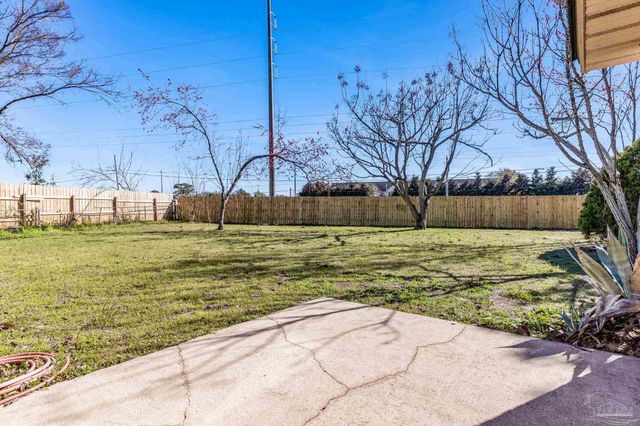 407 Celeste Ct, Mary Esther, FL 32569