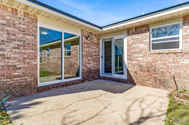 407 Celeste Ct, Mary Esther, FL 32569