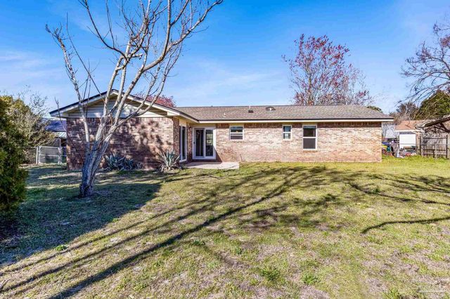 407 Celeste Ct, Mary Esther, FL 32569