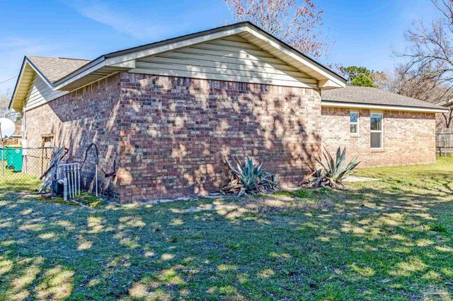 407 Celeste Ct, Mary Esther, FL 32569
