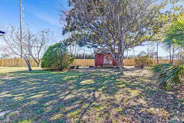 407 Celeste Ct, Mary Esther, FL 32569
