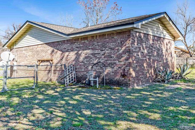 407 Celeste Ct, Mary Esther, FL 32569