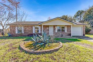 407 Celeste Ct, Mary Esther, FL 32569