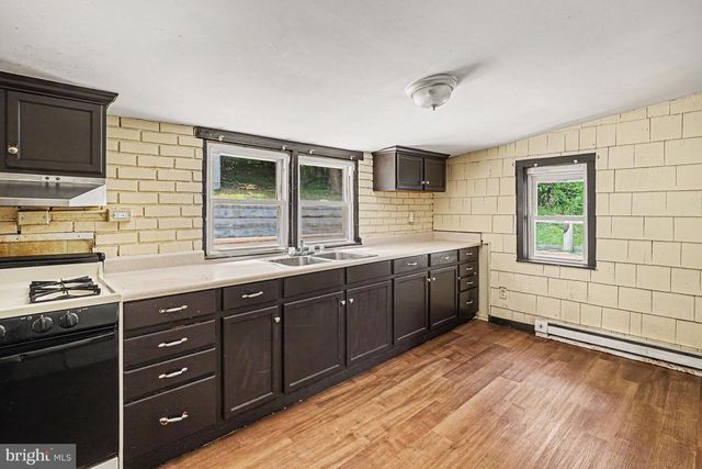 80 BOROLINE RD, Parkesburg, PA 19365