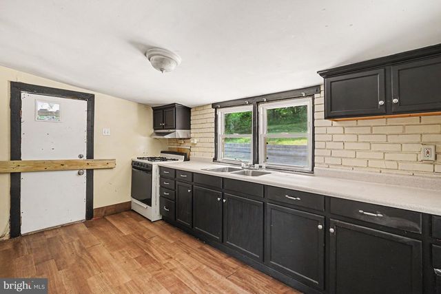 80 BOROLINE RD, Parkesburg, PA 19365