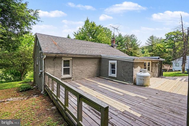 80 BOROLINE RD, Parkesburg, PA 19365