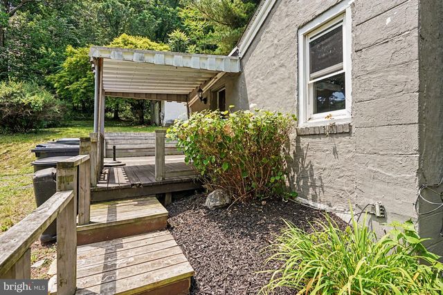 80 BOROLINE RD, Parkesburg, PA 19365