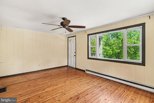 80 BOROLINE RD, Parkesburg, PA 19365