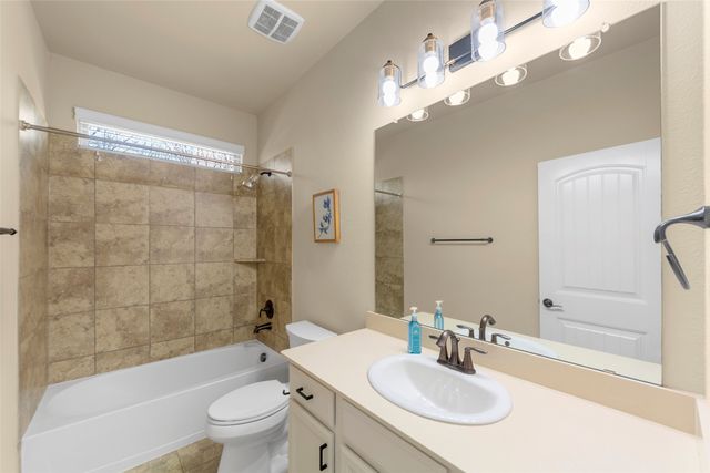 1105 Mallard Lakes Drive, Mckinney, TX 75072