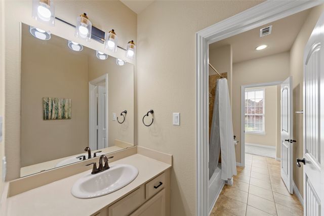 1105 Mallard Lakes Drive, Mckinney, TX 75072