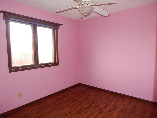 513 S 7th Street, Eldridge, IA 52748
