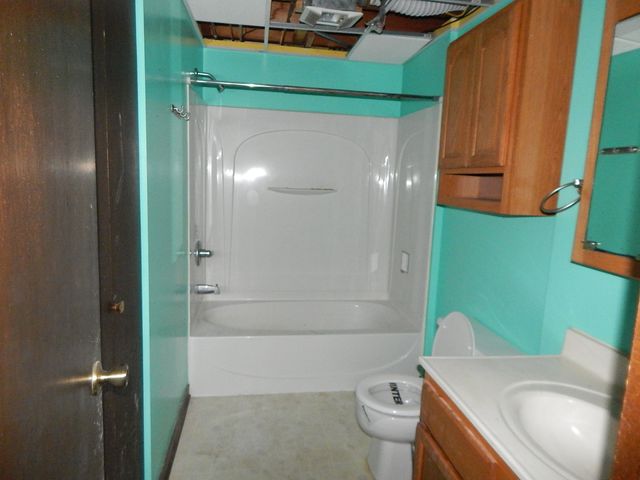 513 S 7th Street, Eldridge, IA 52748