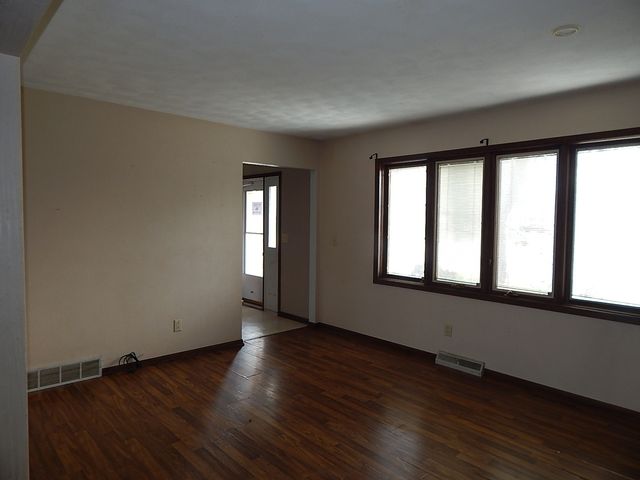 513 S 7th Street, Eldridge, IA 52748