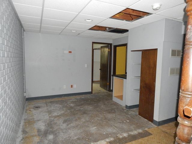 513 S 7th Street, Eldridge, IA 52748