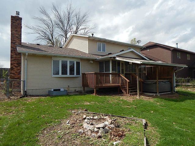 513 S 7th Street, Eldridge, IA 52748