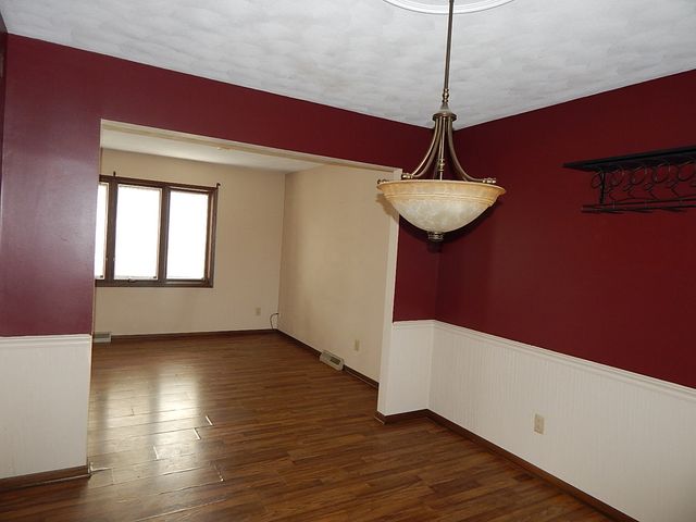 513 S 7th Street, Eldridge, IA 52748