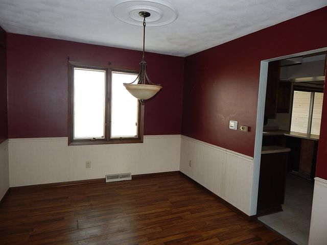513 S 7th Street, Eldridge, IA 52748