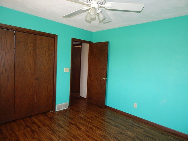 513 S 7th Street, Eldridge, IA 52748